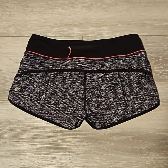 🐰Lululemon Speed Short in Dramatic Static - Picture 8 of 15
